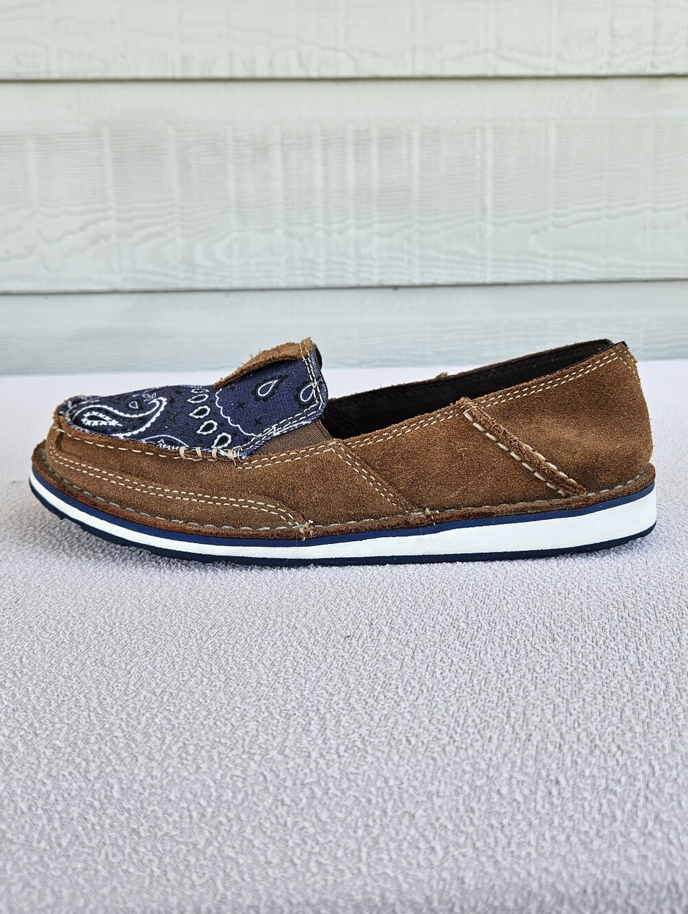 Ariat Cruiser Shoes Women 6.5B Suede Brown Blue Denim Paisley Slip-On Loafer - Picture 5 of 12